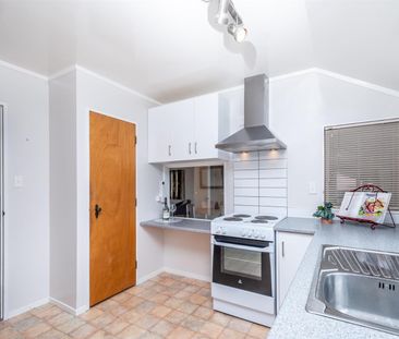 4B Earp Street, Johnsonville - Photo 6
