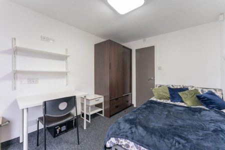 6 bedroom terraced house to rent - Photo 3