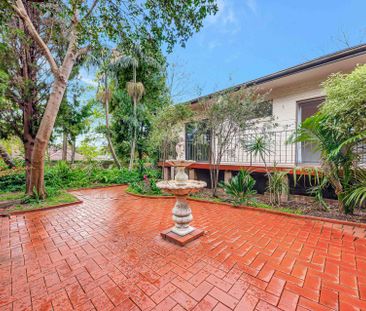 Well presented home in great location - Photo 6