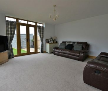 3 bedroom detached house to rent - Photo 3