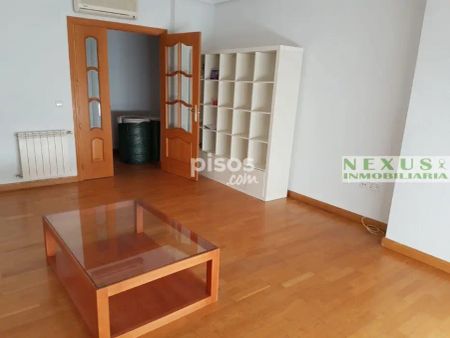 Apartamento en alquiler en Oeste-Nuevo Oeste - Photo 2