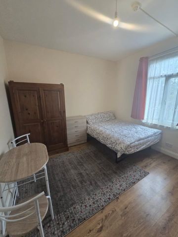 Studio Flat, Mount Pleasant Road, N17 - Photo 2