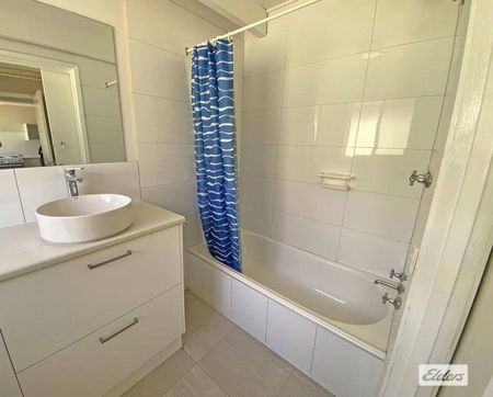 Convenient Living in a Popular Kennington Setting - Photo 2