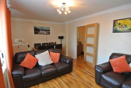 3 bedroom apartment to rent - Photo 3