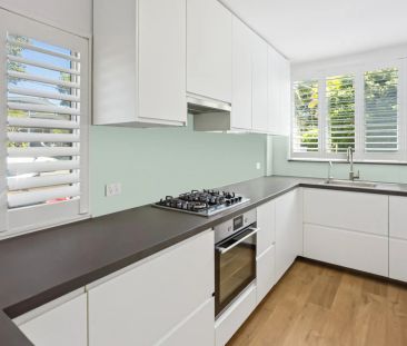 Stylish Coastal Living in a Prime Lifestyle Location - Photo 3