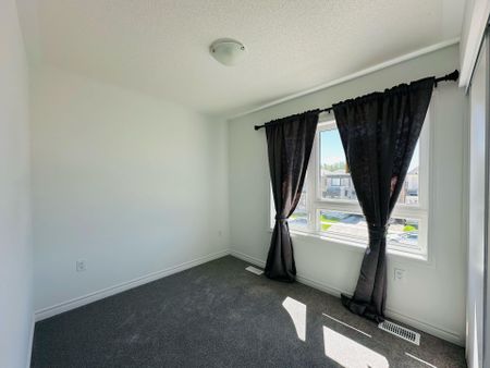 For Lease - 1518 Honey Locust Place, Pickering, Ontario - Photo 4