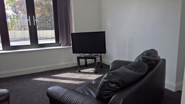 3 bedroom flat to rent - Photo 1