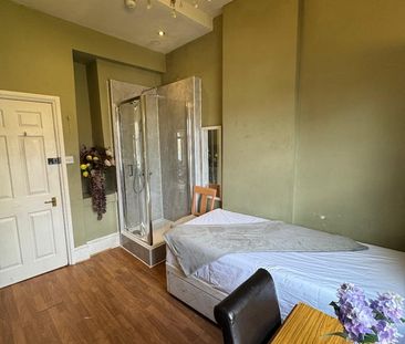 Bedsit, Holland Road, W14 - Photo 3