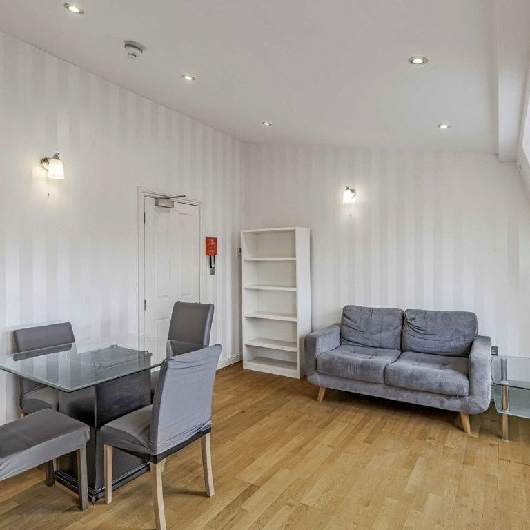 Claverton Street, SW1V 3AU, London - Photo 1