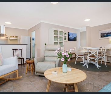 Charming Villa In the Heart of Mount Lawley - Photo 1