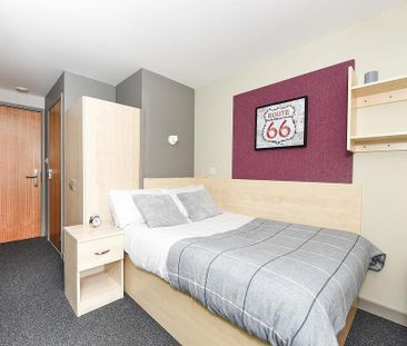 1 bedroom in a flat share to rent - Photo 4
