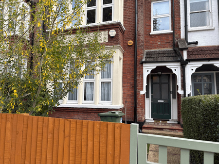 Blenheim Gardens, London, NW2 - Photo 4