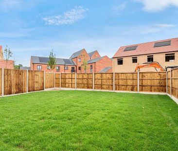 4 bedroom detached house to rent - Photo 2