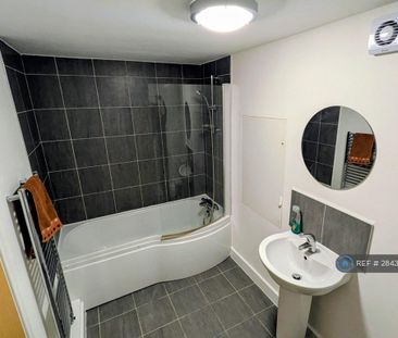 2 bedroom flat to rent - Photo 6