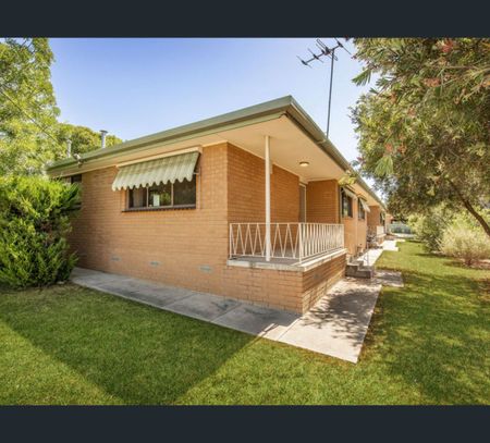 1/645 Keene Street, East Albury, NSW 2640 - Photo 2