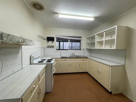 3 Bedroom Family Home ! - Photo 5