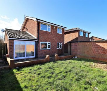 4 bedroom detached house to rent - Photo 4