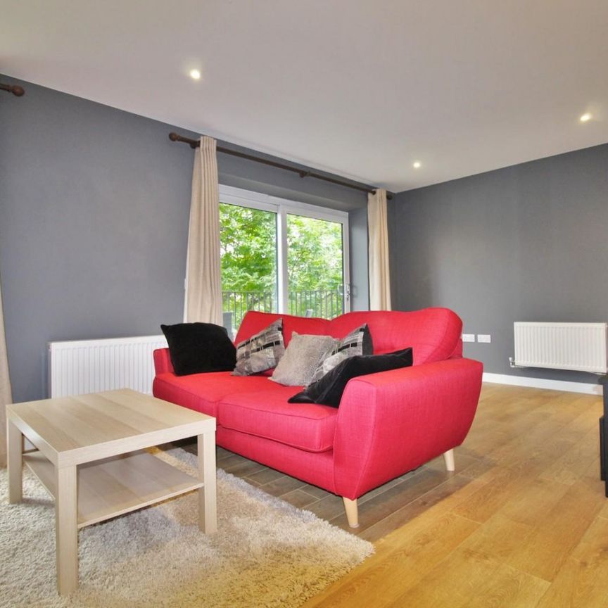 1 bedroom Flat To Let - Photo 1