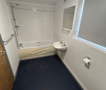 Room in a Shared House, Liberty Court, B5 - Photo 1