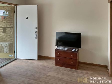 Neat 1 Bedroom Unit - Photo 5