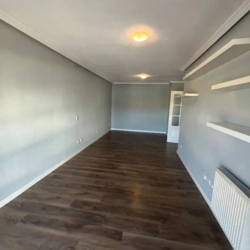 Piso de alquiler en Calle de María Tubau, Las Tablas - Photo 1