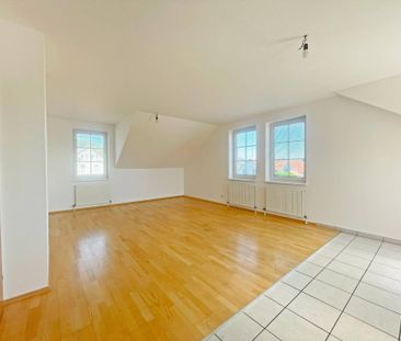 Schöne Dachgeschosswohnung mit Ausblick ins Grüne - Photo 4