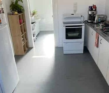 Central in Otaki - Photo 4