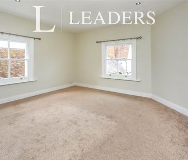 3 bedroom townhouse to rent The Walk, Winslow, Buckingham, Buckingh... - Photo 2