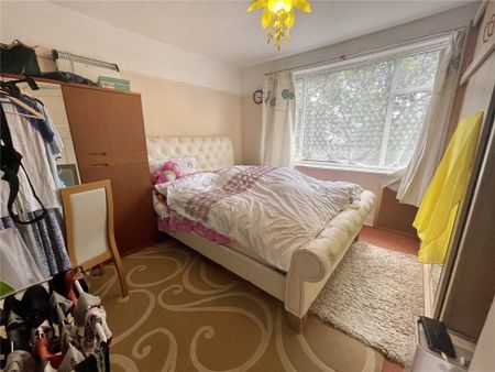 Barnes Crescent, Bournemouth, BH10 - Photo 4