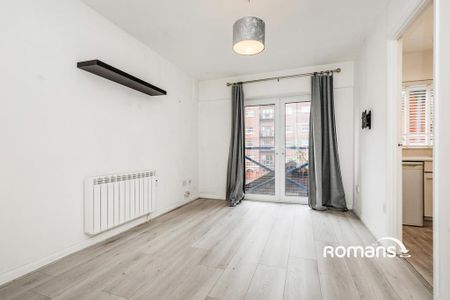 1 bedroom flat to rent - Photo 2
