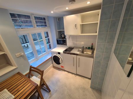 Private Mansion Block, Freshly Redecorated Compact to Rent in Central London - Photo 5