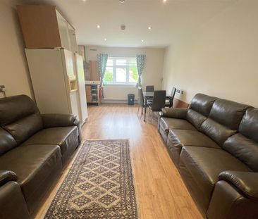 Queens Way, NW4 2TN, London - Photo 1