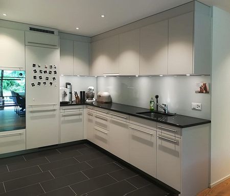 Moderne 4.5-Zimmer-Wohnung mit idyllischem Sitzplatz zu vermieten - Photo 5