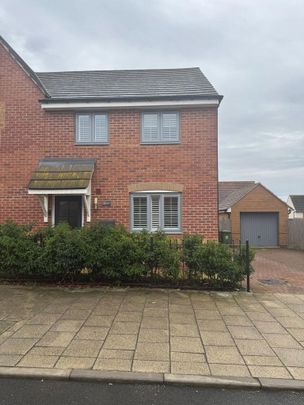 3 bedroom semi-detached house to rent - Photo 1