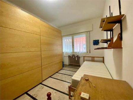 STUDENTI UNIVERSITARI - Photo 4