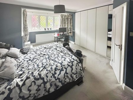 4 bedroom House To Let Total Size: 1969 SQ FT - Photo 4