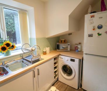 1 bedroom mews to rent - Photo 3