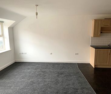 1 bedroom Flat for rent - Photo 3