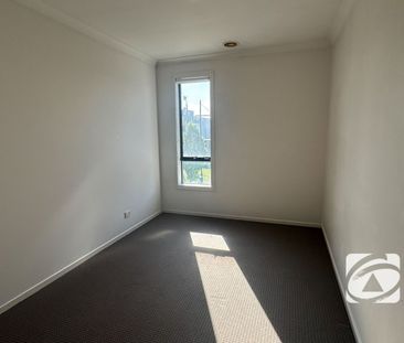 MODERN 3 BEDROOM HOME WITH PRIME LOCATION! - Photo 3