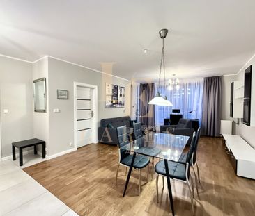 Dwupokojowe mieszkanie na Wilanowie | Balkon - Zdjęcie 1