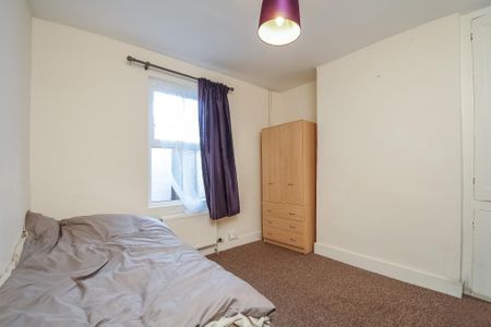 5 bedroom terraced house to rent - Photo 4