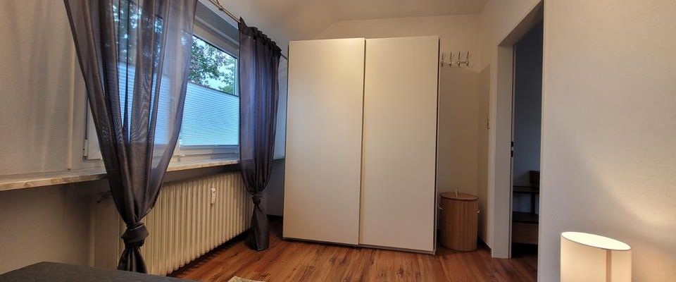 Möblierte Zwei Zimmer -Wohnung - Photo 1