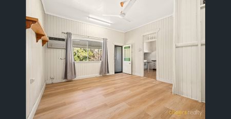 Charming Home in Prime Newmarket Location – Walk to Everything! - Photo 2