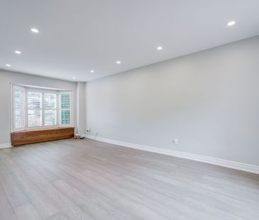 For Lease - 9 Falan Heights Crescent, Aurora, Ontario - Photo 3