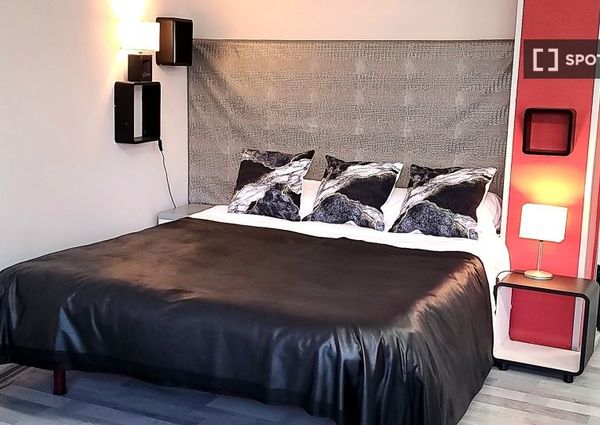 barcelona, Catalonia 08018