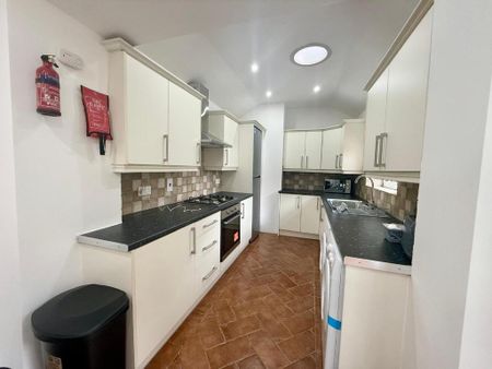 4 bedroom house share to rent - Photo 4