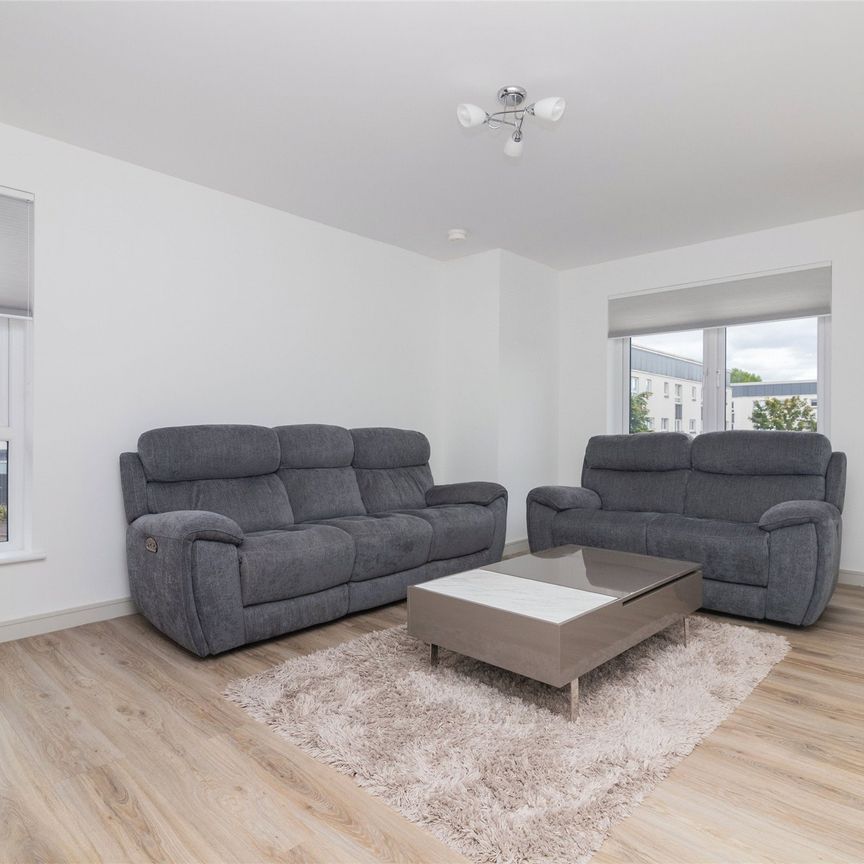 Flat 1/3, 16 Lapwing Crescent - Photo 1