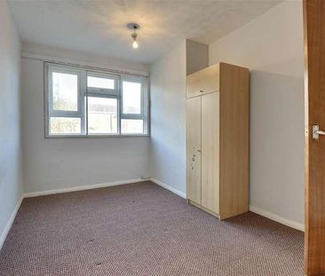 Dean Church House, Fifth Avenue, Portsmouth, PO6 - Photo 5