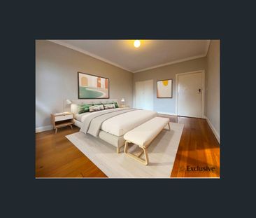 OMG! ITS MASSIVE !! 2 BEDROOM + SUNROOM UNIT (STUDY OR 3RD BEDROOM) - Photo 3