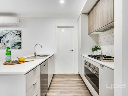 Brand New Street Facing Townhouse! - Photo 4